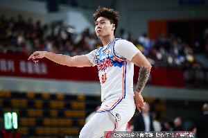 媒体人：有无赵睿新疆完全不一样 刘炜执教首个赛季不用过多苛责